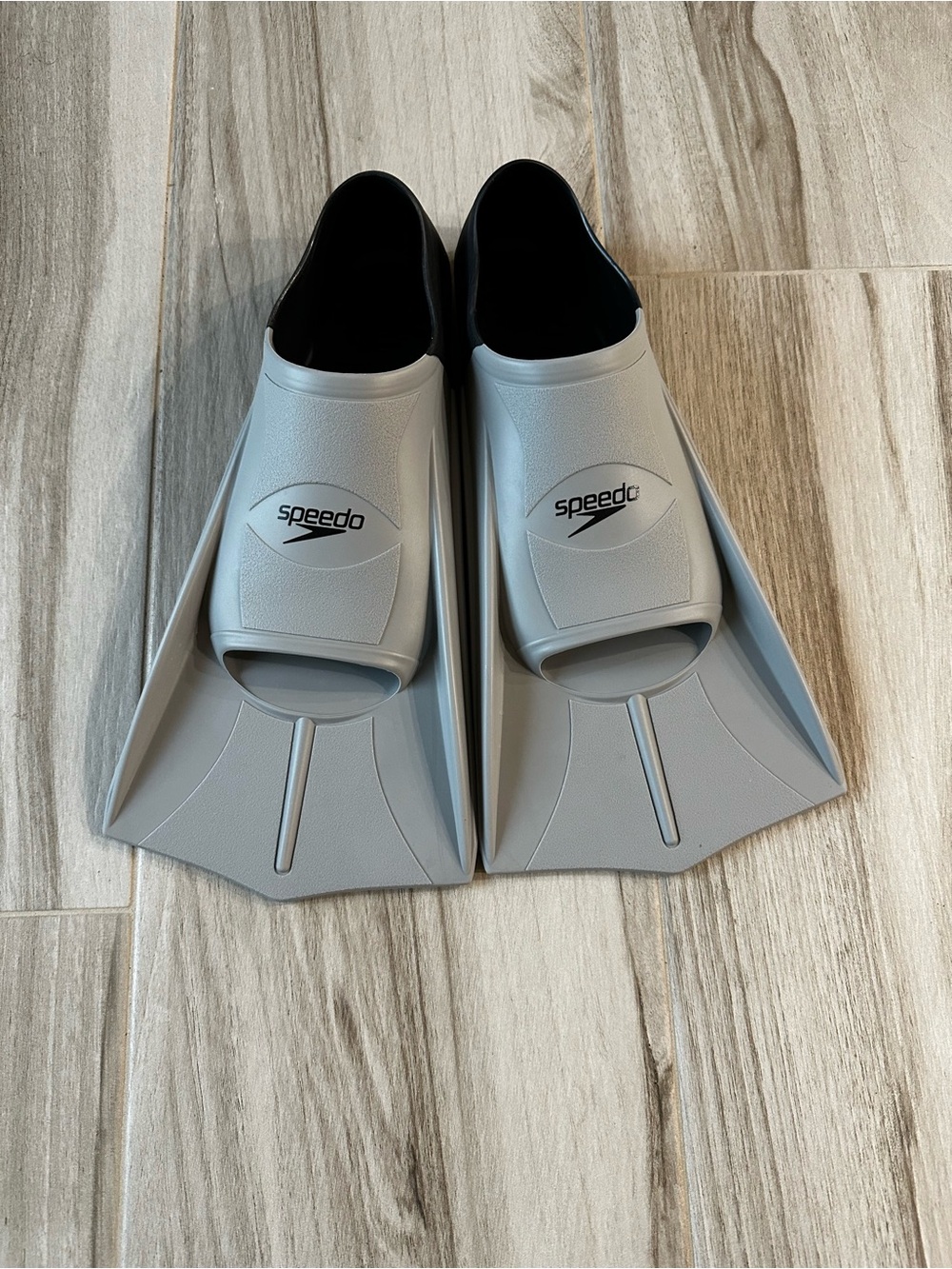 Speedo Men’s or Women’s Light Gray Short Blade Swim Fins 10-11. Check last pic